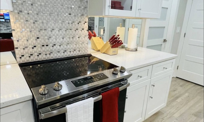Belvedere Park House | 4 bedroom EastLake / Belvedere Park home
