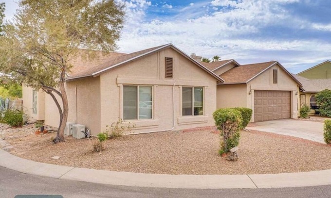 Tucson House | 4-bedroom house in charming Tucson with WiFi, fitness equipment, AC