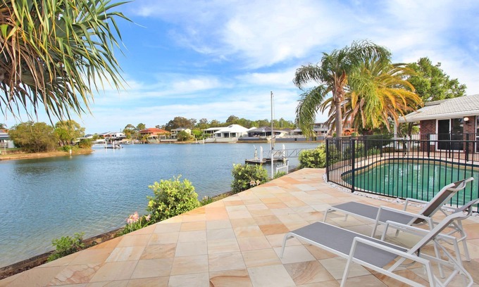 Maroochydore House | 4 bedroom house on canal, private beach, pool and pontoon