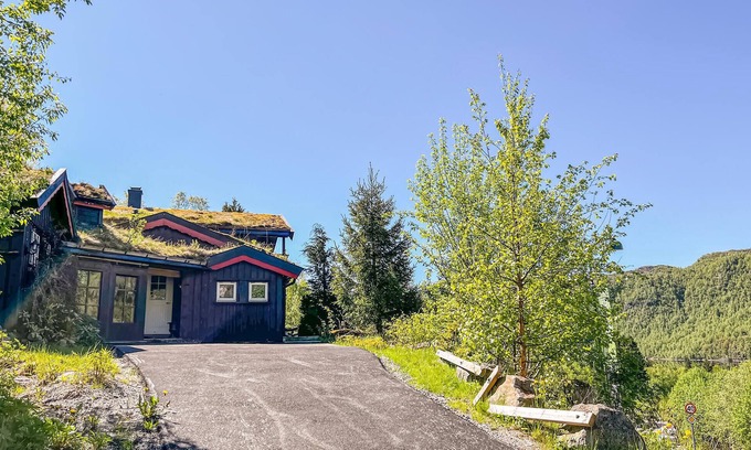 Ljosland House | 4 bedroom nice home in åseral