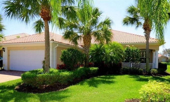 Village Walk of Bonita Springs Apartment | 4 Bedroom Single family 429043 by Houzlet