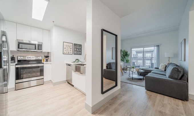 Third Ward Apartment | 4 Bedroom suite - Truist, Gym