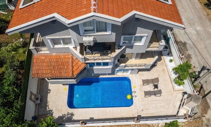 Marmaris Villa | 4-bedroom villa in awesome Marmaris with AC, WiFi