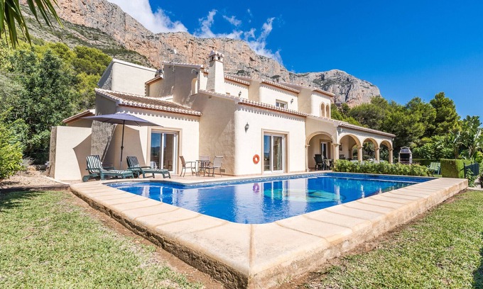 Ermita Villa | 4 Bedroom Villa with Spectacular Views