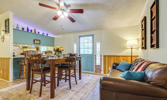Lebanon House | 4 Mi to Bennett Spring SP: Dog-Friendly Home!
