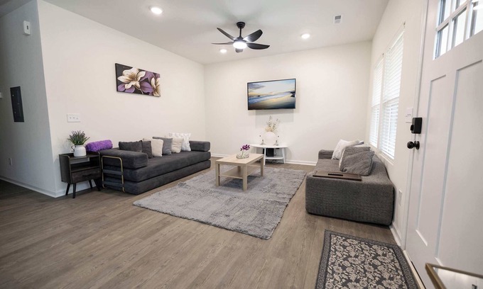 Burlington House | 4 Min to Downtown - 10 Min to Elon - Washer and Dryer