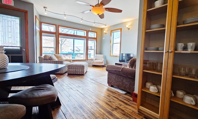 Elberta Condo | 4 Minutes to Lake Michigan - FREE Kayak & Bike Rental