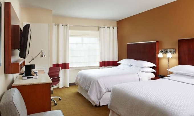 Southeast Houston House | 4 Relaxing Units, Swimming Pool, Free Parking, Near The Gardens Houston