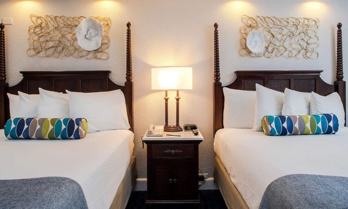 St. Pete Beach Hotel | 4 Rooms With Balcony, Ideal for Water Enthusiasts, 5 Swimming Pools, Parking!