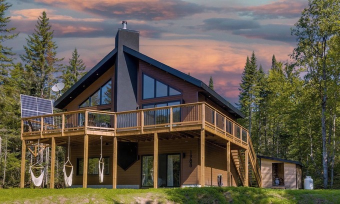 Saint-Raymond Ski Chalet | 4-season cottage at the gateway to the Bras-du-Nord Valley in Saint-Raymond
