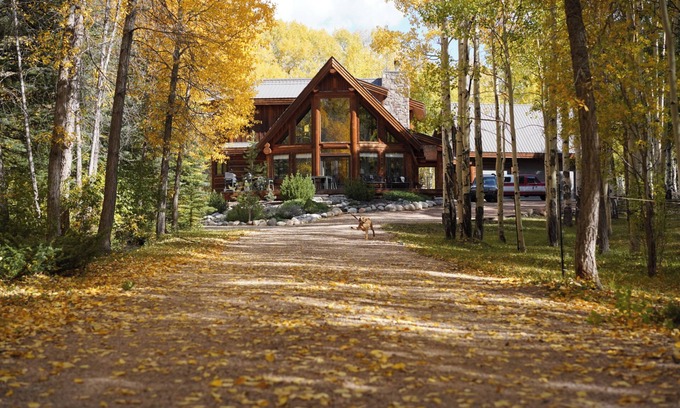Ohio City House | 4 Seasons of Mountain Paradise - Gold Creek Lodge