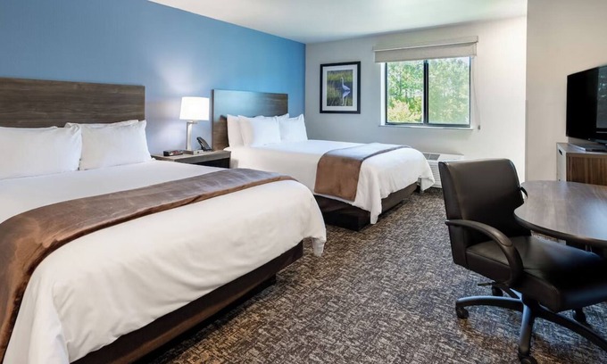 Mitchell Hotel | 4 Serene & Functional Rooms Near Parks & Recreation Areas Perfect for Families