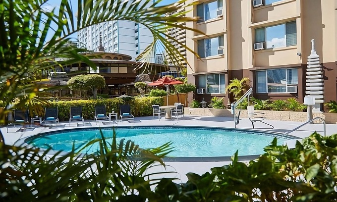 Ala Moana Hotel | 4 Spacious Units, Rooftop Pool Scene, Garden Surroundings, Steps from Downtown