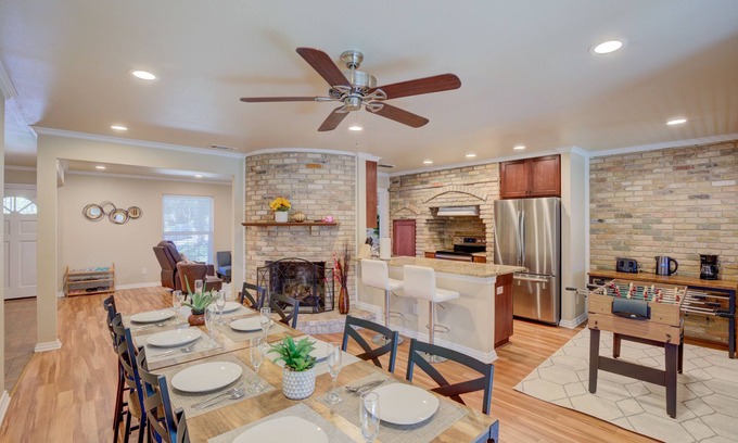 San Antonio House | 40% Monthly Discount Beautiful 4 BRs, Central, Covered Patio, Cozy Desi