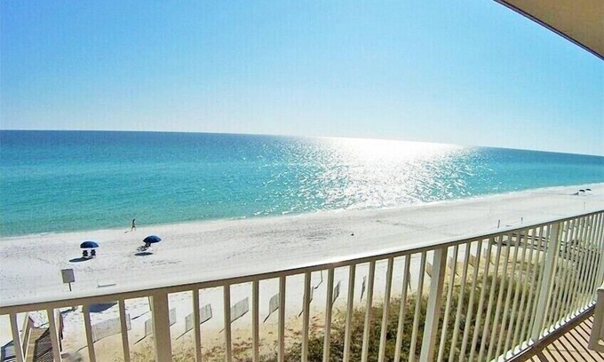 Fort Walton Beach Condo | 401 Summerlin Corner Balcony Overlooking Beach ~ Beach Svc Included