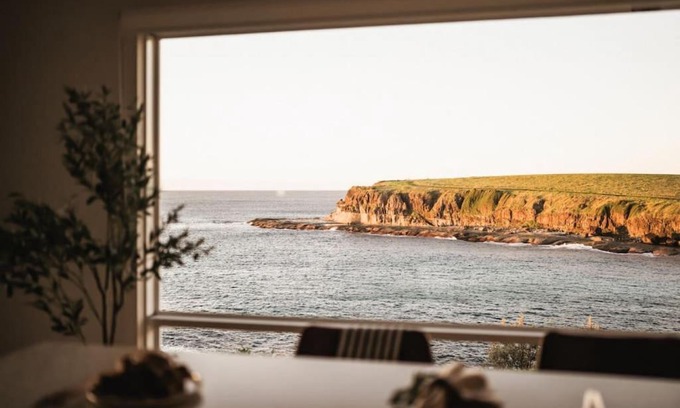 Kiama Heights House | 42 Loves Bay 5 Bedroom Sea cliff View House with Pool