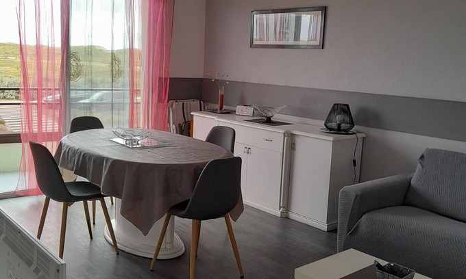 Saint-Jean-de-Monts Apartment | 43 m² apartment with balcony 80 m from the beach in Saint Jean de Monts