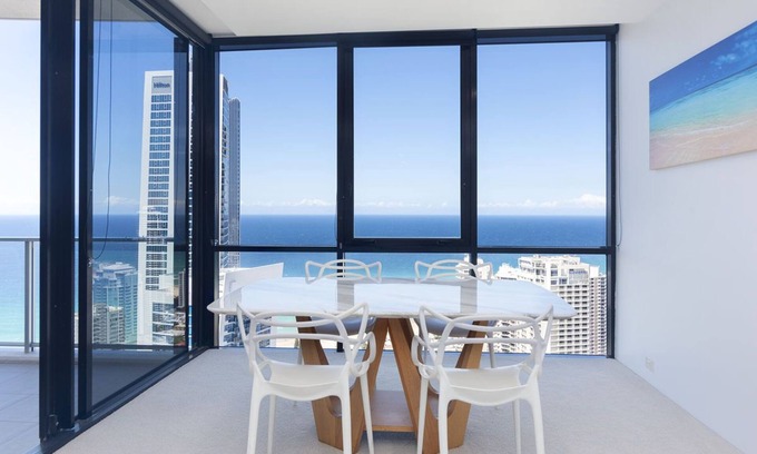 Surfers Paradise Apartment | 43rd Floor - Stunning Apartment at Circle on Cavill!