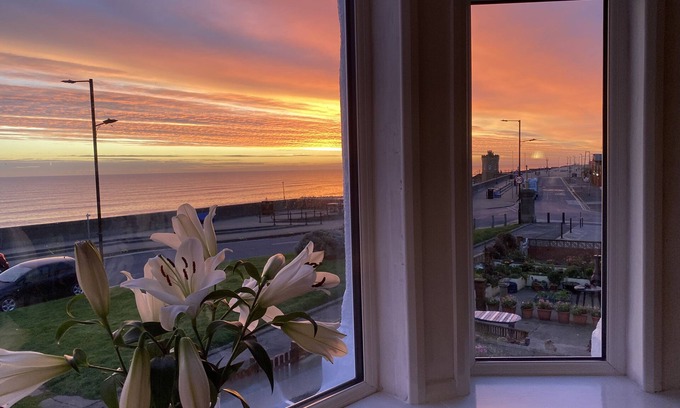 Withernsea Cottage | 46 The Promenade