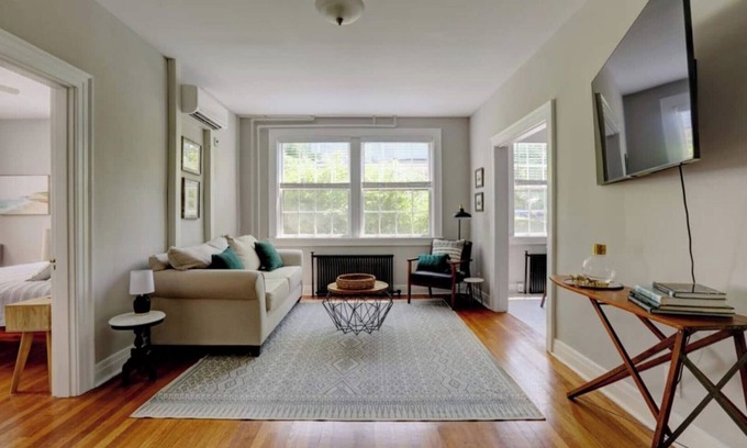 Frankfort Apartment | 49mi to Ark Encounter/Walk to Dtown Frankfort