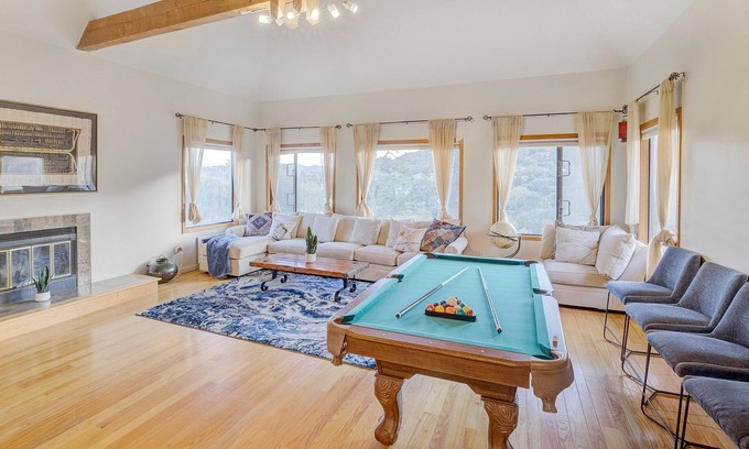 San Rafael House | 4BD Marin Retreat w/HotTub, Billiards, BBQ/Firepit