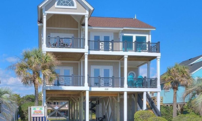 Long Beach House | 4BR/3.5BA Home - 2nd Row, Ocean Views, Walk to Beach, POOL, Sleeps 14