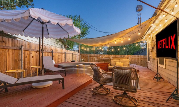 University Hills and Windsor Park House | 4BR Heated Pool & Theater for Group, ACL/F1, Min to DT, UT, and Moody Center