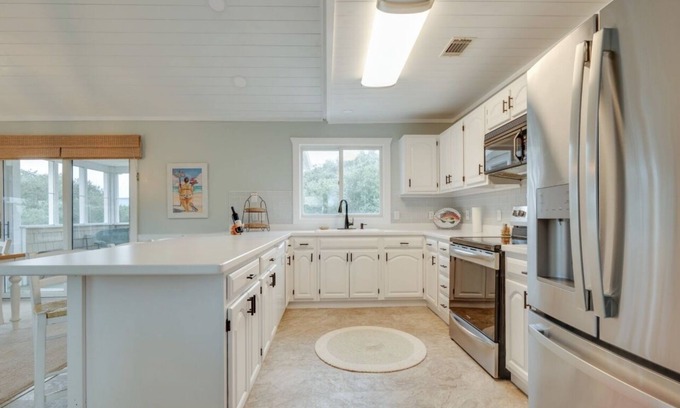 Carova Beach House | 4X4 WATERFRONT BEACH HOUSE WITH BOAT DOCK