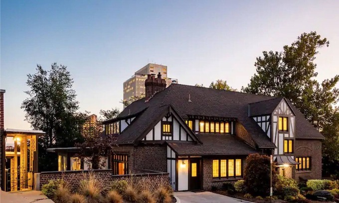 Downtown Salt Lake City House | 5,000 sqft Luxury Home Downtown SLC, 5BR 3BA + Hot Tub