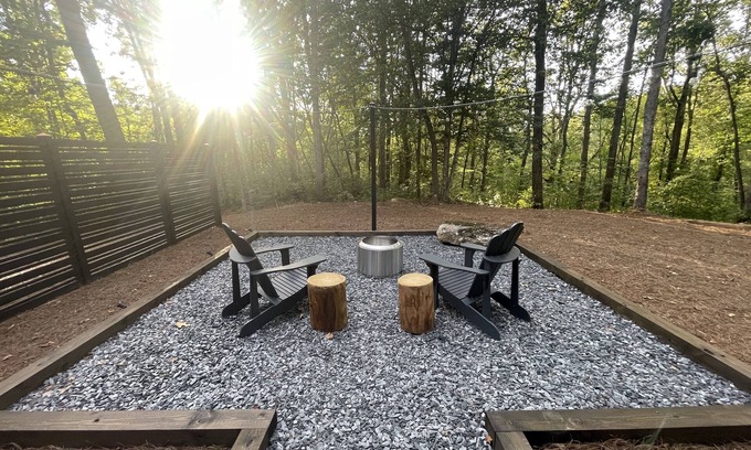 Sautee Nacoochee Cottage | 5.5mi to Helen - Couples Shower - Private Fire Pit