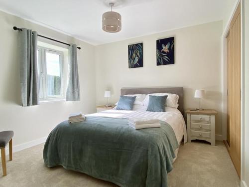 Ipswich House | 5 Bed in Washbrook oc-m33105