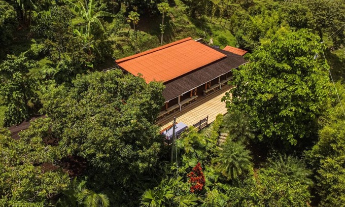 Barbosa Bed & Breakfast | 5-bedroom bed & breakfast in welcoming Barbosa with WiFi