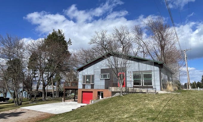 Polson House | 5 Bedroom home on golf course with lake access, RV parking and boat dock