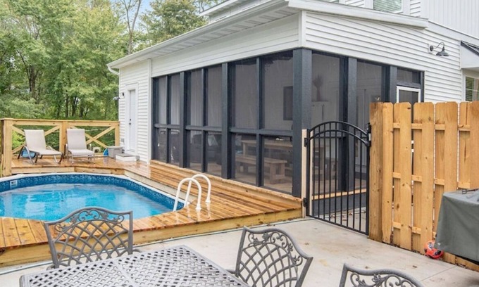 Miami Park House | 5-bedroom house with pool & hot tub, Lake MI beach access, theatre & game rooms