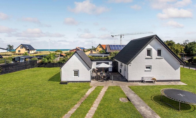 Strandby House | 5 bedroom pet friendly home in Strandby
