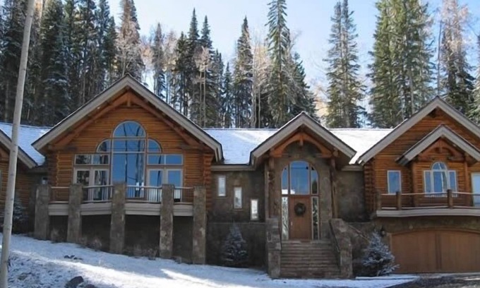Mountain Village House | 5 BR + Loft Luxury Ski-in & Ski-out Log Home, stunning mountain views, hot tub