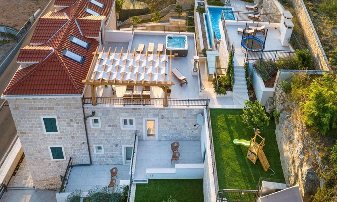 Jesenice Villa | 5* Luxury Stone Villa Diamond with pool, hot tub and sauna