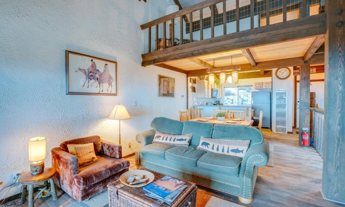 Tahoe Village House | 5 Mi to Lake Tahoe Stateline Townhome