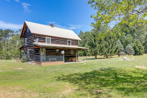 Penfield House | 5 Mi to State Parks Penfield Cabin with Fire Pit!