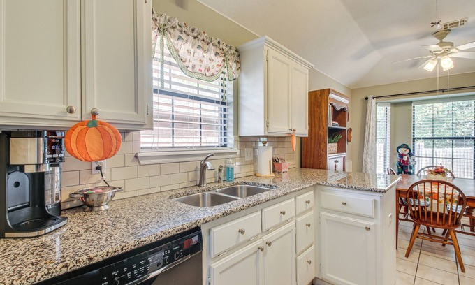 Norman House | 5 Mi to University of Oklahoma: Home w/Patio!