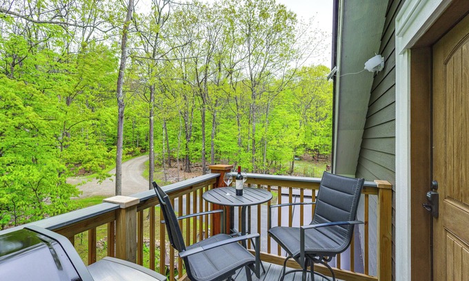 North Pole Apartment | < 5 Mi to Whiteface Mtn Resort: Cabin-Style Apt