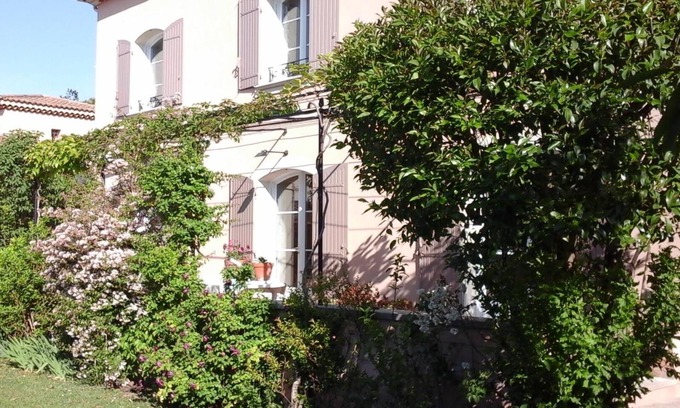 Les Angles Villa | 5 min from Avignon villa 180m2 - 4 bedrooms/3 bathrooms - swimming pool