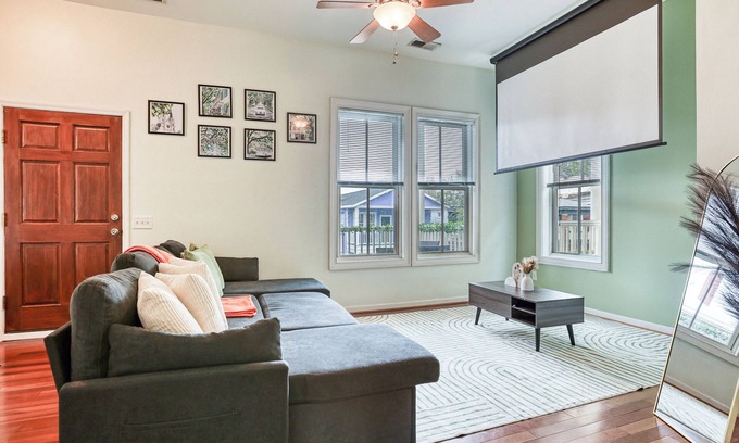 Metropolitan Apartment | 5 min to DT - Summer Getaway - Private Balcony + Telescope