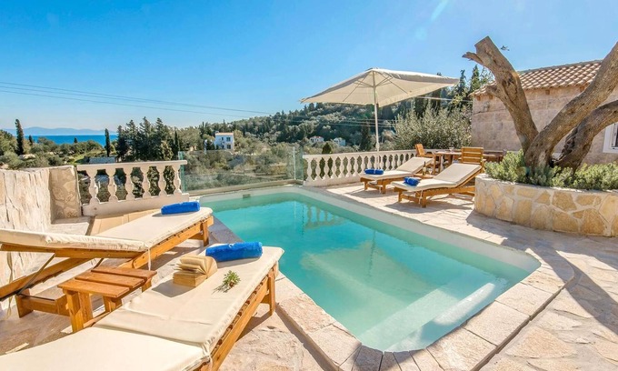Longos Villa | 5-min walk to the beach, great views, BBQ