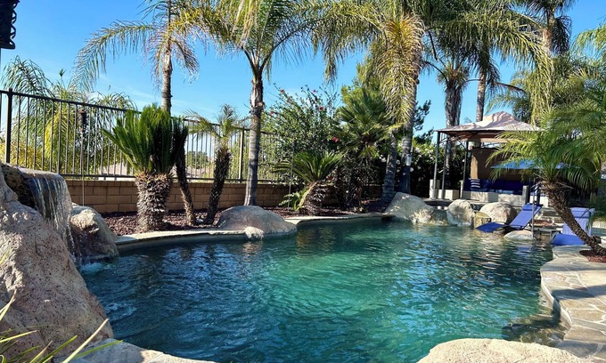 Winchester House | 5 Mins to Temecula Wine Country; resort-like pool spa with amazing sunset views!