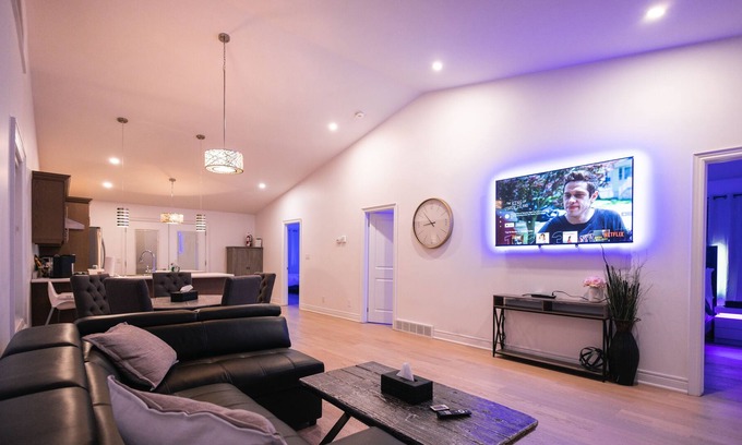 Niagara Falls House | 5 Mins to the Falls