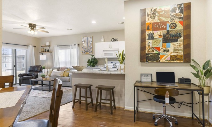 Branson Condo | 5 Minutes from Landing! 2 Bedroom 2 Bath w/Jacuzzi - Sleeps 6