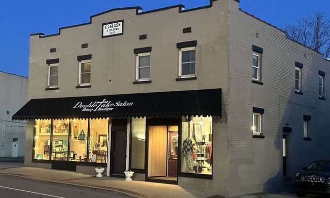 Williamstown Apartment | 5 minutes from the Ark! Pet friendly