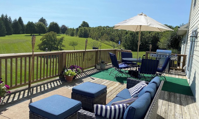 Fleming House | 5 minutes to Penn State sporting events.