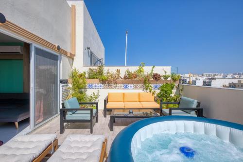 Msida Apartment | 5 Star Luxury Marina Penthouse - Stunning Sea Views and Prime Location